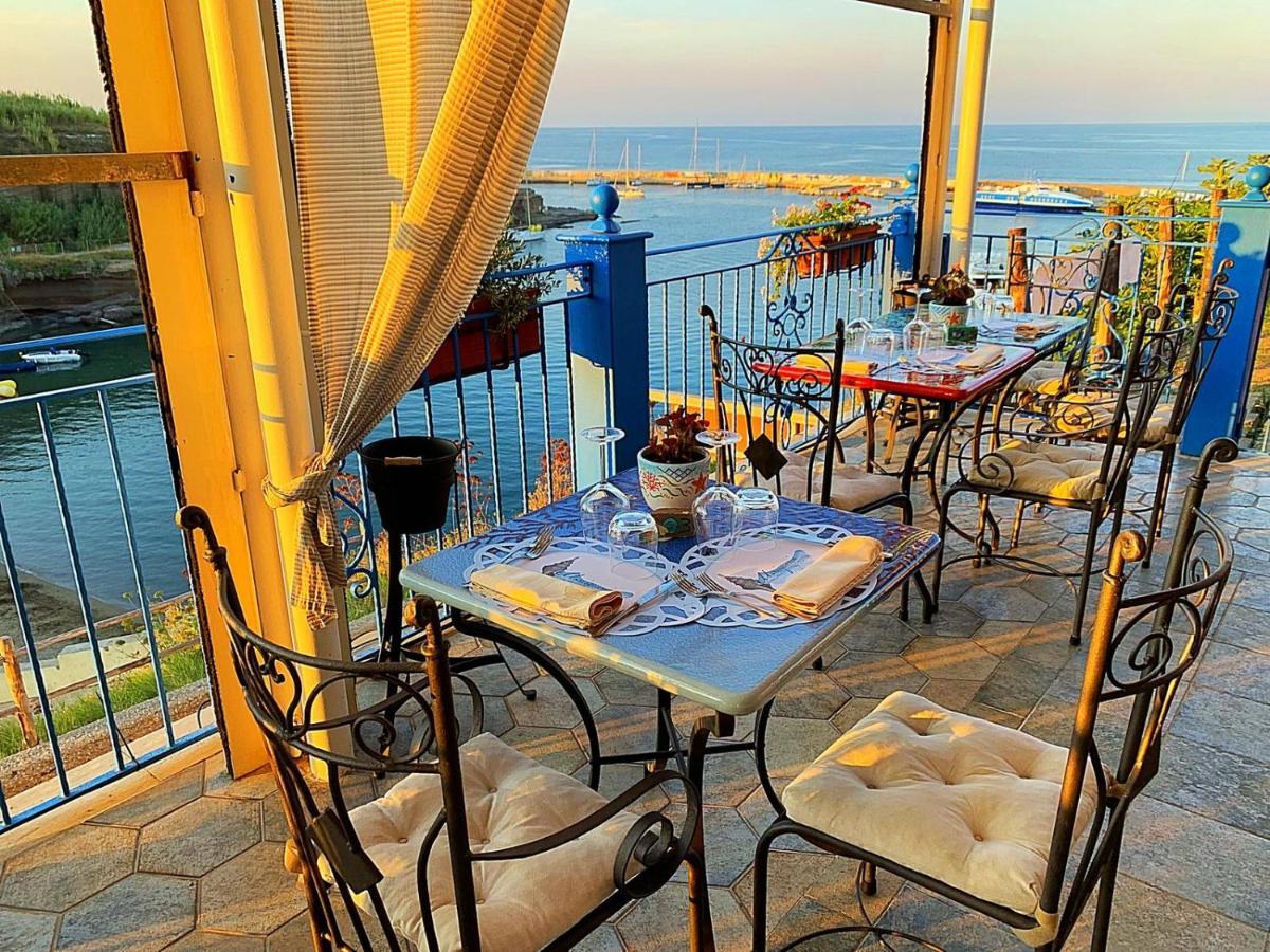 Hotel Isolabella Вентотене Екстериор снимка