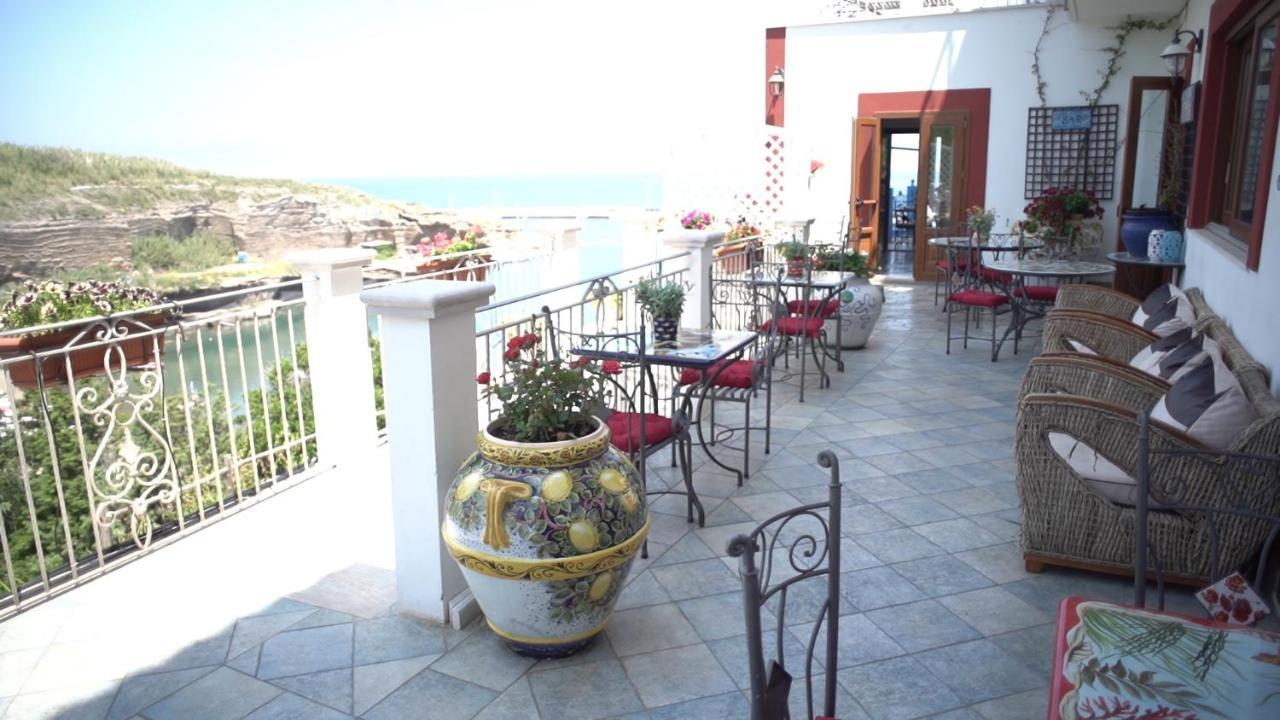 Hotel Isolabella Вентотене Екстериор снимка