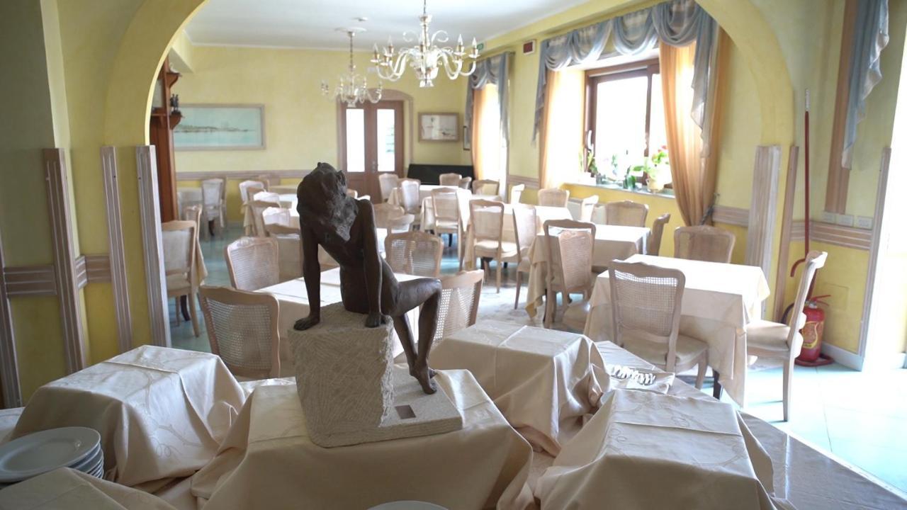 Hotel Isolabella Вентотене Екстериор снимка